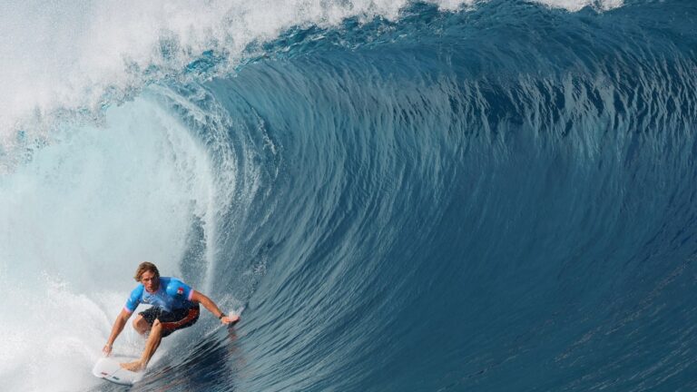 Se acaba el sueño olímpico de Alan Cleland en el surf de Paris 2024