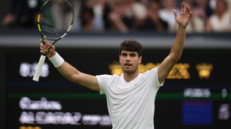 Carlos Alcaraz sufre pero remonta ante Tiafoe y se instala en la cuarta ronda en Wimbledon