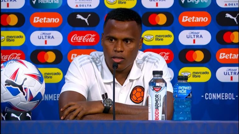 Jhon Arias defiende a Santos Borré tras el gol errado ante Brasil: “Infelizmente tenemos memoria corta”