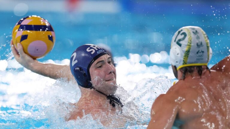 Highlights de waterpolo en Paris 2024: Resultado de Australia vs Serbia del Grupo B varonil