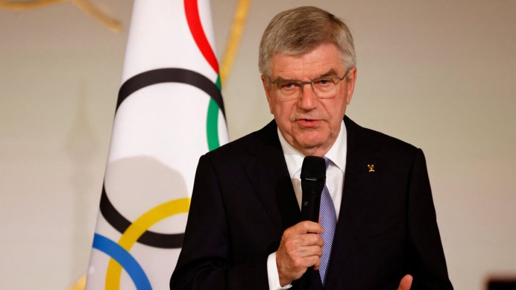 Thomas Bach le dió la bienvenida a Paris 2024 al Equipo Olímpico de Refugiados: "Les deseamos buena suerte"