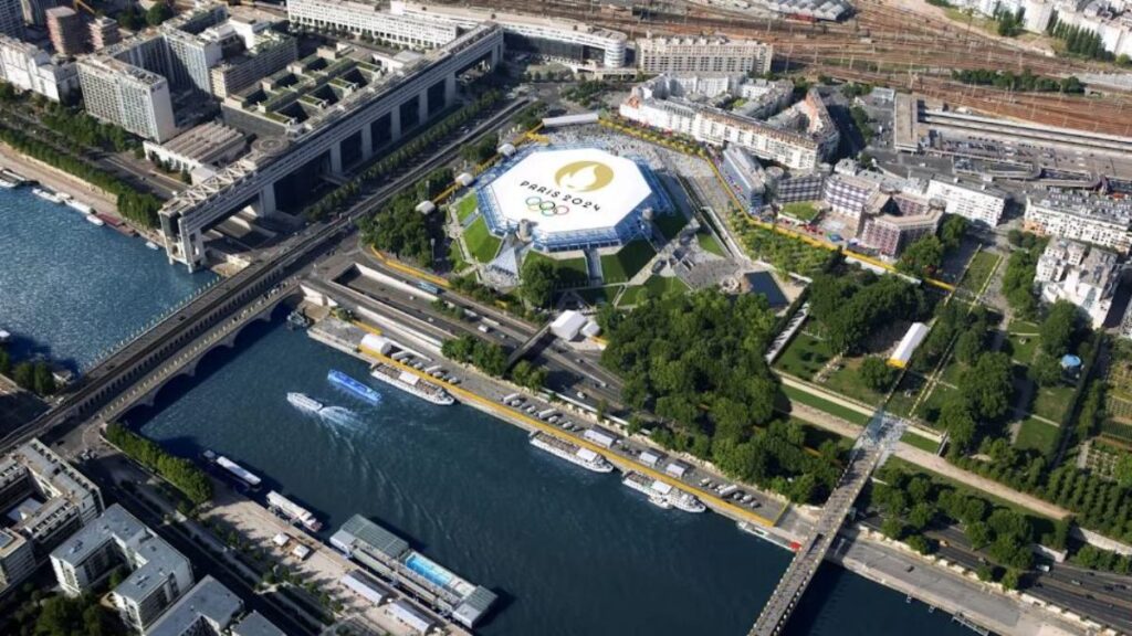 La Arena Bercy está a un costado del Río Sena | Olympics