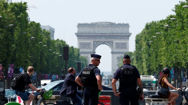 Las maravillas que hacen de los Campos Elíseos una de las avenidas más transitadas de Paris