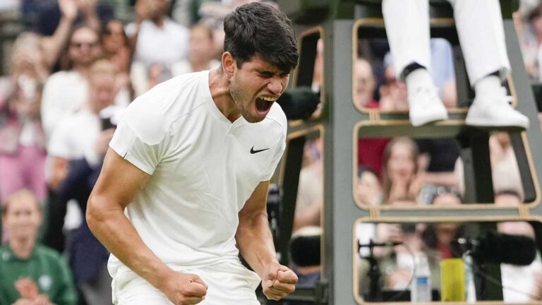 Carlos Alcaraz sufre para vencer a Ugo Humbert y avanza a cuartos de final de Wimbledon