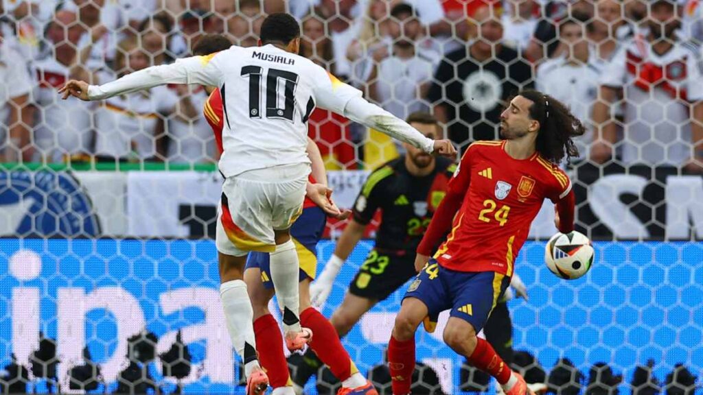 ¡Una más del arbitraje! Alemania vuelve a ser afectado ante España por los silbantes | Reuters