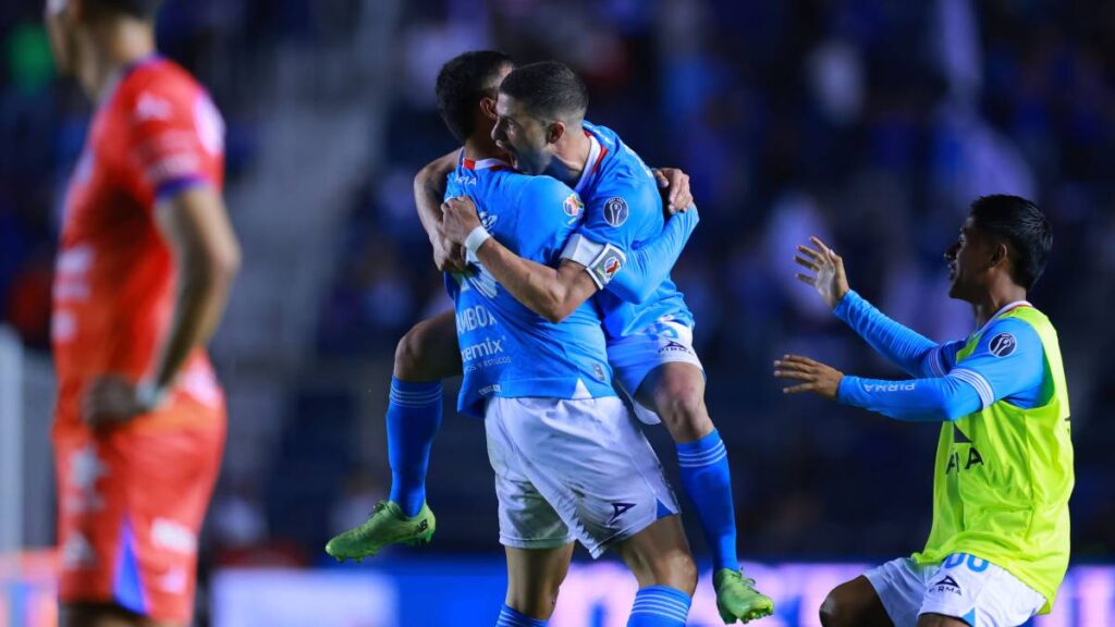 Cruz Azul derrota a Mazatlán en los últimos minutos en su debut en el Apertura 2024 | Imago7