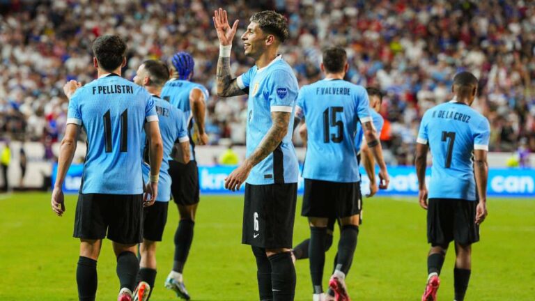 Uruguay se queda otra noche en Las Vegas previo a semifinal ante Colombia debido a problemas con su avión