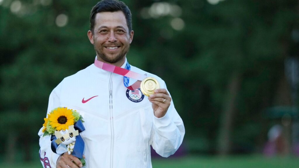 Xander Schauffele y el emotivo homenaje a su padre en Tokyo 2020 | AP