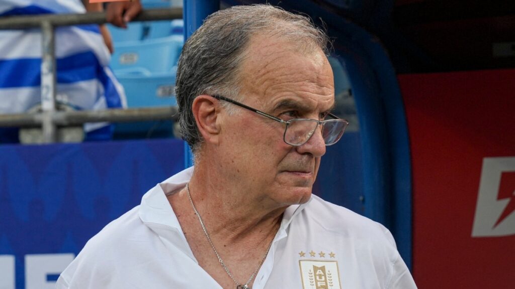 Conmebol abre investigación contra Marcelo Bielsa por sus declaraciones tras el Uruguay vs Colombia