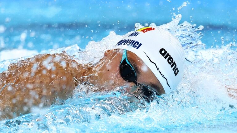 ¡Final de fotografía! David Popovici se lleva los 200m libres de la natación olímpica en Paris 2024