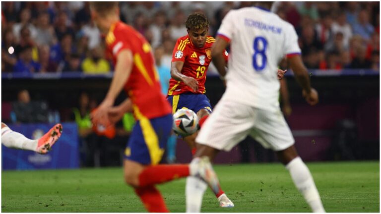 El golazo infernal de Lamine Yamal que pone al goleador de 16 años como el más joven en una Eurocopa