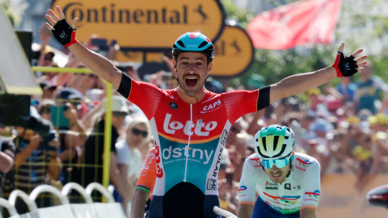 Victor Campenaerts da el campanazo en los metros finales y se lleva la victoria en la etapa 18 del Tour de Francia 2024