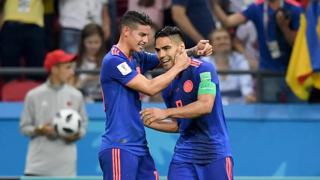 James Rodríguez y Falcao García celebra un gol. - Vizzor Image.