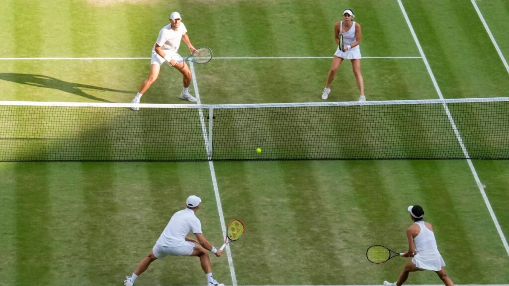 No pudo ser. La pareja mexicana formada por Santiago González y Giuliana Olmos cayeron en la final de dobles mixtos de Wimbledon 2024 ante la taiwanesa Su-Wei Hsieh y el polaco Jan Zielinski con parciales de 6-4; 6-2.