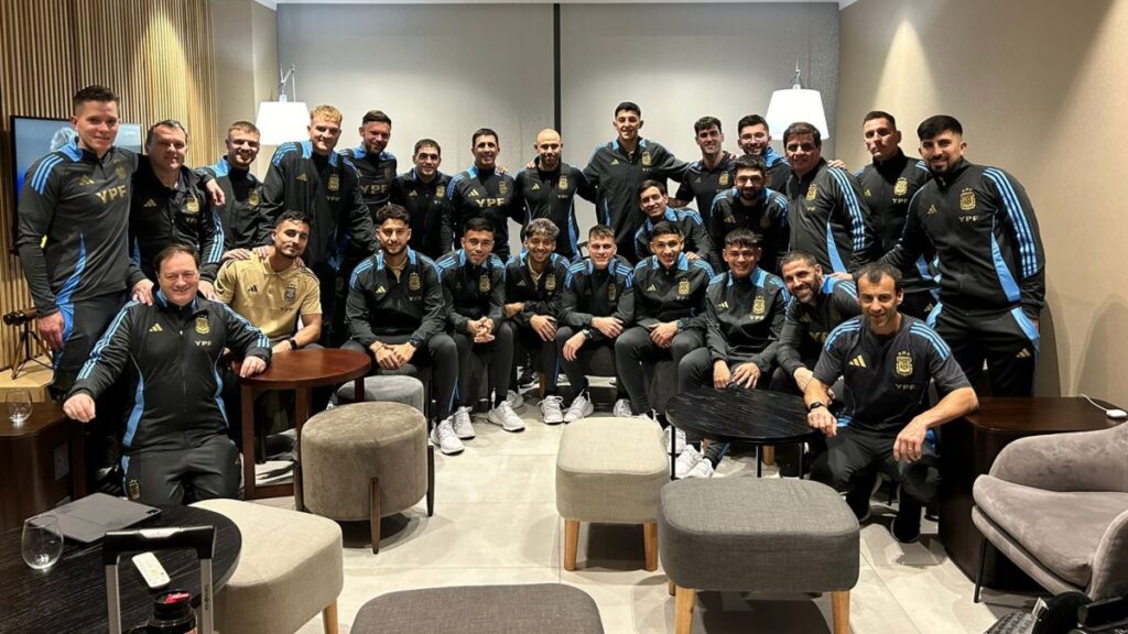 Javier Mascherano encabeza la delegación que viaja a Francia | Foto: @Argentina