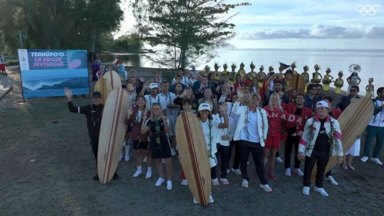 El mexicano Alan Cleland y el surf, presentes desde Tahití en la Ceremonia de Inauguración de Paris 2024