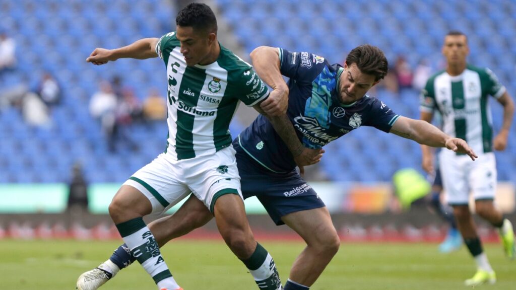 Lucas Cavallini le da la victoria de último minuto al Puebla sobre Santos en el arranque del Clausura 2024