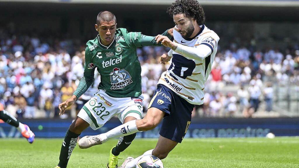 El Chino Huerta en el debut de Pumas en el Apertura 2024