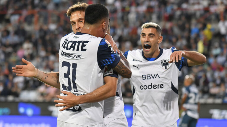 Sergio Canales le da la victoria a los Rayados en su visita a los Tuzos en el cierre de la jornada 1