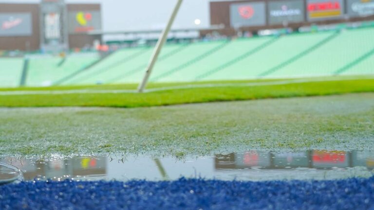 El partido entre Santos y Pumas se retrasa debido a una tormenta eléctrica