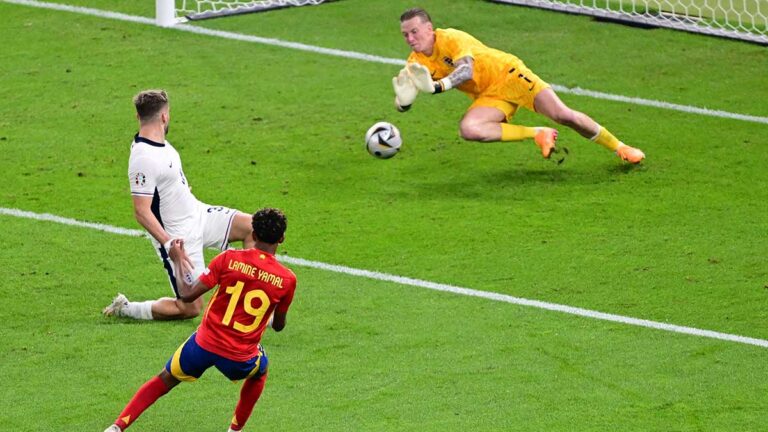 España vs Inglaterra: Gooooool de Mikel Oyarzabal al minuto 86′ y la Roja se acerca el título