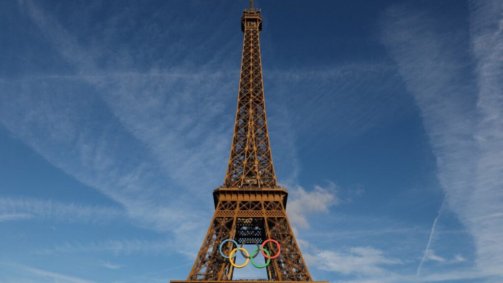 La Torre Eiffel, una mágica experiencia de altura en Paris 2024