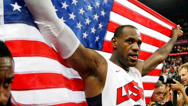 LeBron James recibe un honor que Jordan, Kobe y ningún jugador de básquetbol tuvo: ser abanderado de Estados Unidos en la inauguración de los Juegos Olímpicos