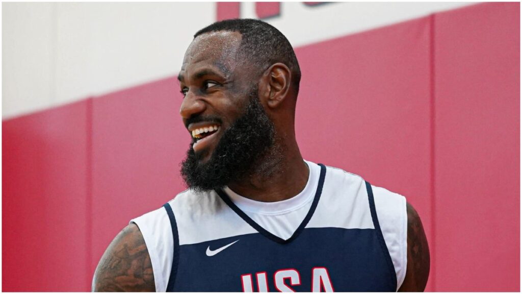 LeBron James en el Dream Team de los Estados Unidos | X: @usabasketball