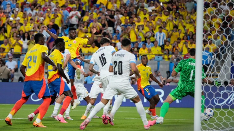 Cabezazos que desahogaron el alma: goles de la Selección Colombia para la eternidad