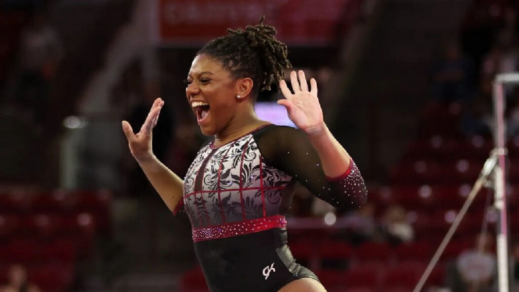 Lynnzee Brown ha obtenido puntajes perfectos en las pruebas de piso | @denver_gymnastics