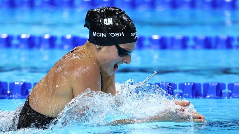 Summer McIntosh se corona con 17 años en los 400m combinado de la natación olímpica de Paris 2024