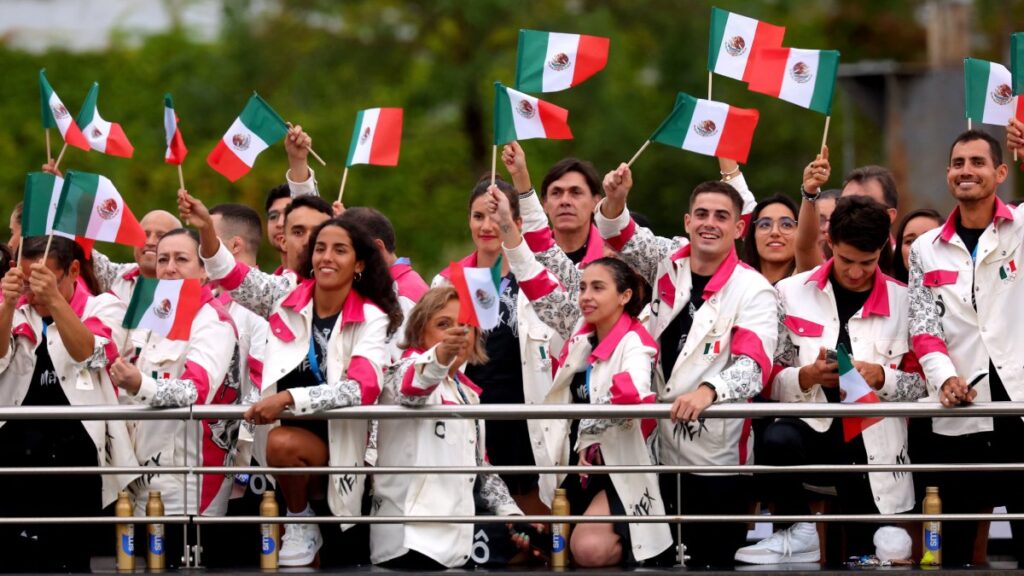 La delegación mexicana en el Río Sena