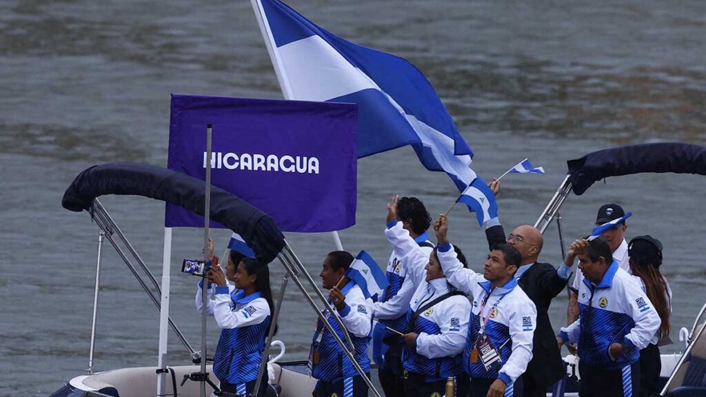 Una solitaria Nicaragua enaltece a su nación en la Ceremónia de Inauguracion de Paris 2024