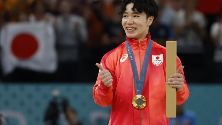 ¡El nuevo rey de la gimnasia artística! Oka Shinnosuke se lleva el oro en el all-around varonil de Paris 2024