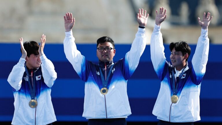 ¡Corea del Sur arrasa en el tiro con arco por equipos! Conquista el oro varonil ante Francia