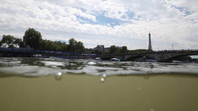 Se pospone el triatlón varonil de Paris 2024 por contaminación en el Río Sena