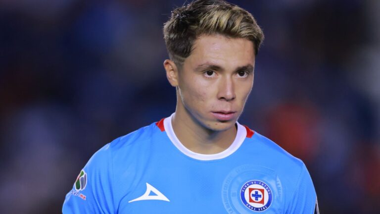 Cruz Azul lanza duro comunicado contra Rodrigo Huescas