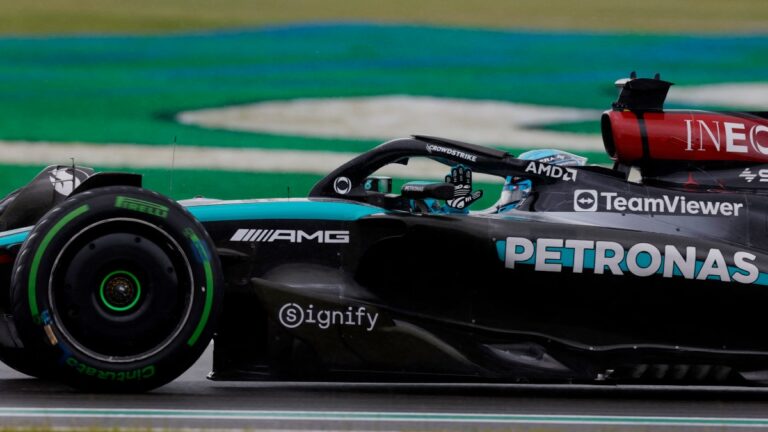 Russell y Hamilton se lucen en Silverstone con el 1-2 de Mercedes; Checo Pérez dentro del Top 10 de la FP3