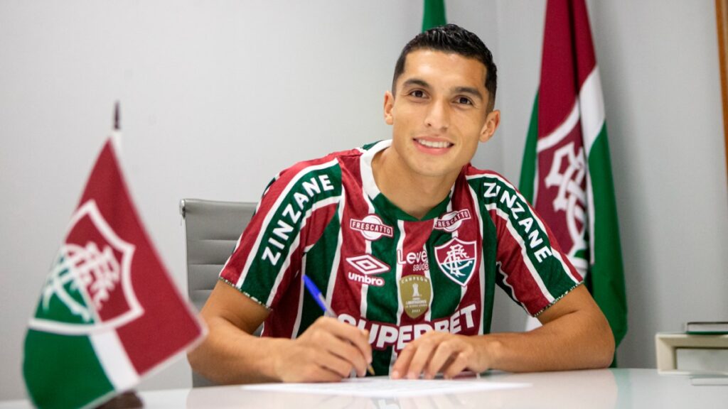 Kevin Serna firma contrato con Fluminense.