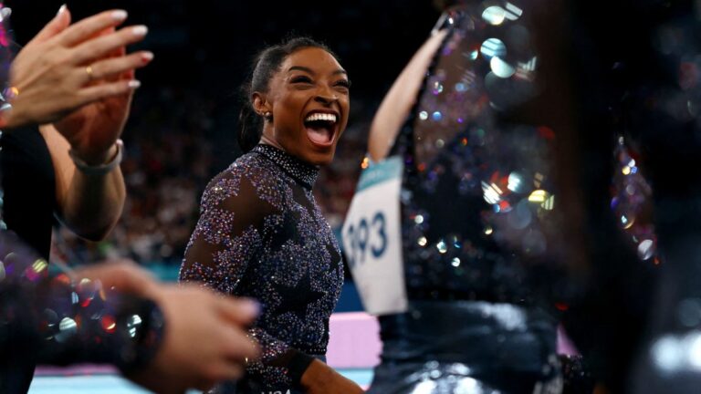 Simone Biles se luce con un espectacular ‘triple flip’ en la gimnasia artística de Paris 2024