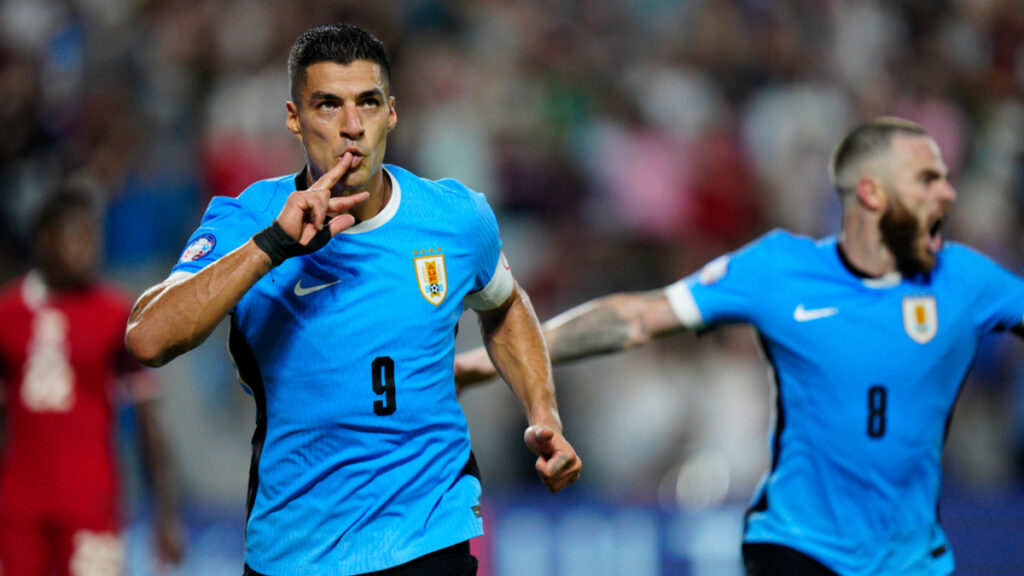 Luis Suárez celebra un gol. - AP.