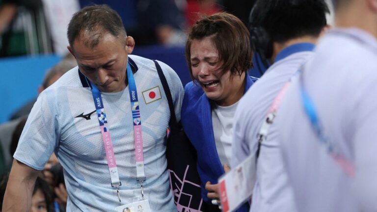 ¡Desgarrador! La judoca japonesa Uta Abe rompe en llanto tras ser eliminada en octavos de final