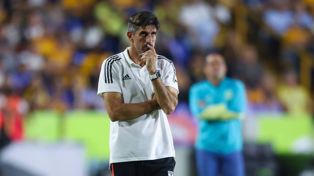 Paunovic agradeció el apoyo de la afición. Imago 7