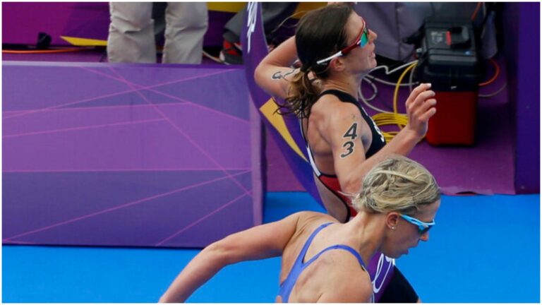 La histórica victoria de Nicola Spirig en la final de fotografía durante el triatlón femenil de Londres 2012