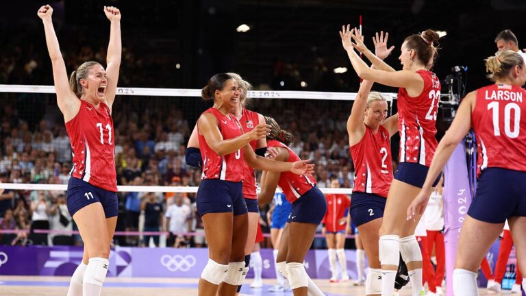 Highlights de voleibol de sala en Paris 2024:  Resultado del Estados Unidos vs Serbia femenil