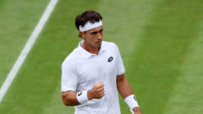 El argentino que hizo historia en Wimbledon: Comesaña venció a Rublev