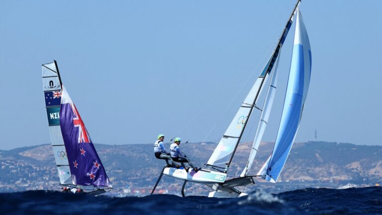 Postergan la Medal Race en Paris 2024: ¿Cómo ver en vivo a Mateo Majdalani y Eugenia Bosco en los Juegos Olímpicos?