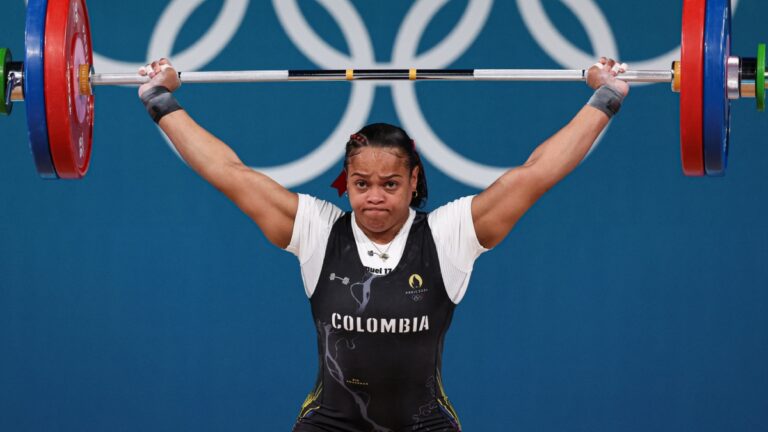 ¡Enorme! Mari Leivis Sánchez logra colgarse la medalla de plata en los 71 kg de halterofilia