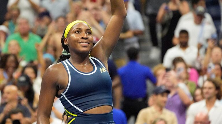 Coco Gauff se olvida de los problemas y avanza en la segunda ronda del US Open