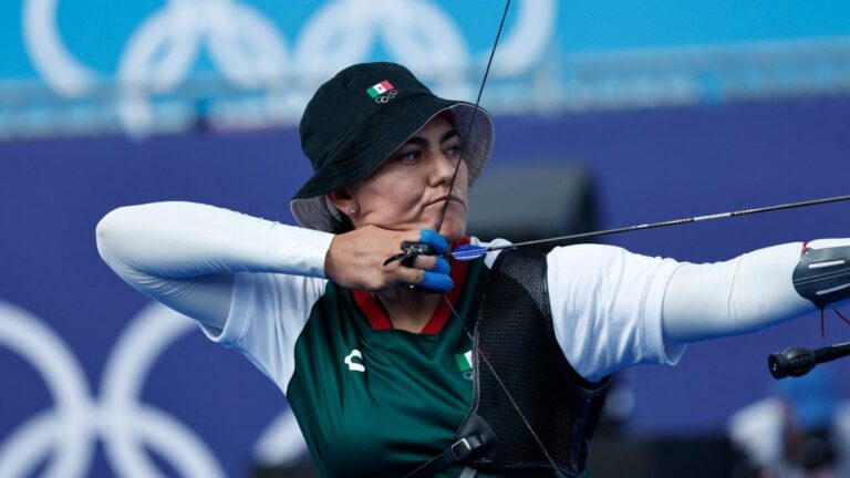 Alejandra Valencia saca la casta y se mete a los octavos de final del tiro con arco individual femenil en Paris 2024